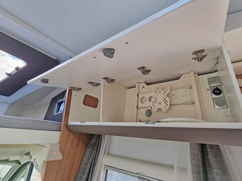 Adria Coral XL Coral XL Plus 670 SP - U420