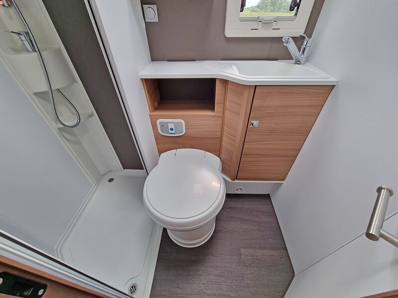 Adria Coral XL Coral XL Plus 670 SP - U420