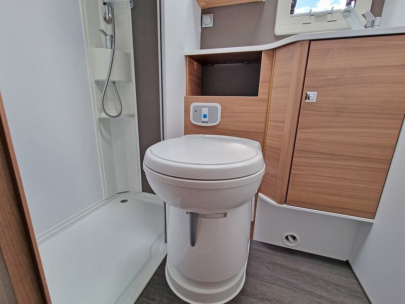 Adria Coral XL Coral XL Plus 670 SP - U420