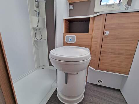 Adria Coral XL Coral XL Plus 670 SP - U420