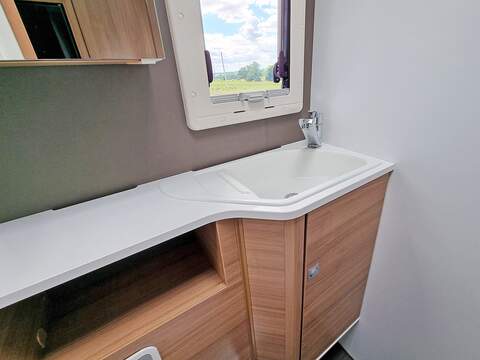 Adria Coral XL Coral XL Plus 670 SP - U420