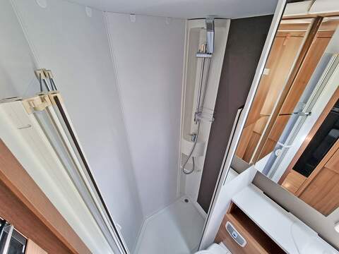 Adria Coral XL Coral XL Plus 670 SP - U420