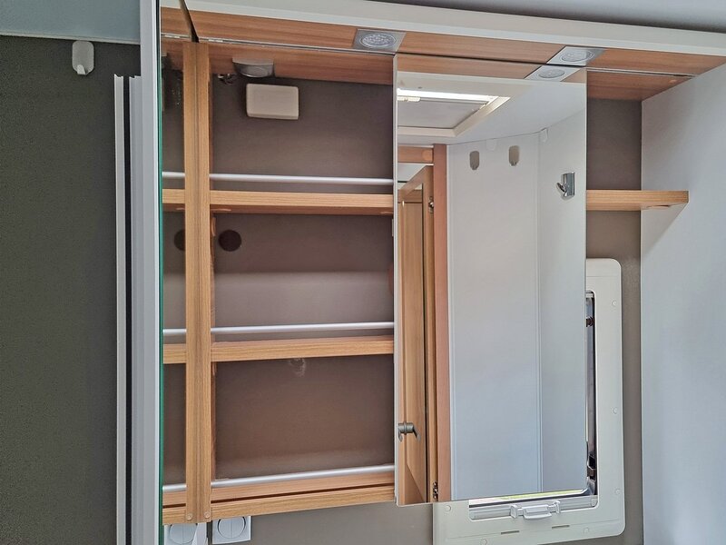 Adria Coral XL Coral XL Plus 670 SP - U420