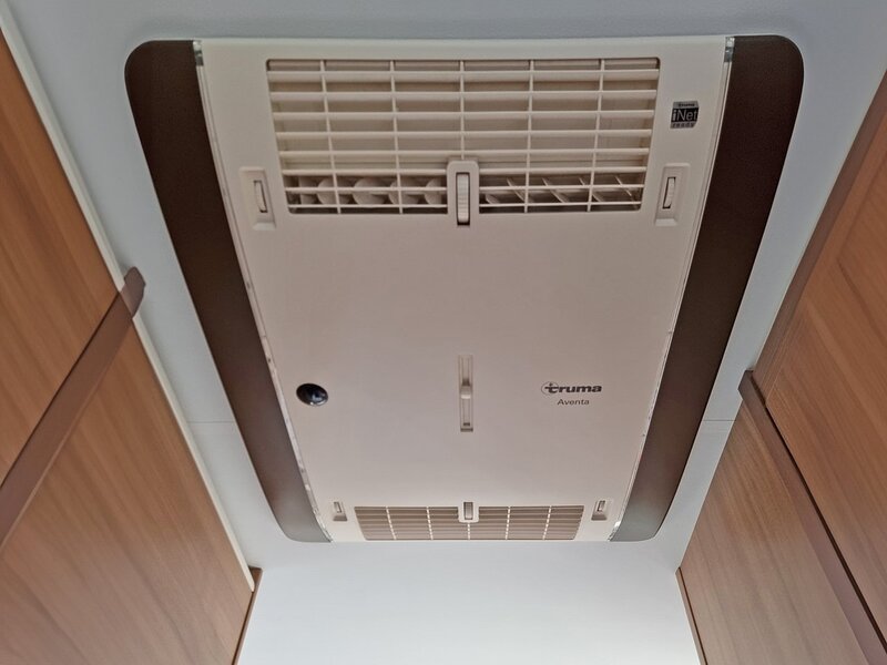 Adria Coral XL Coral XL Plus 670 SP - U420