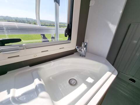 Adria Matrix Supreme 670 SLT - U493