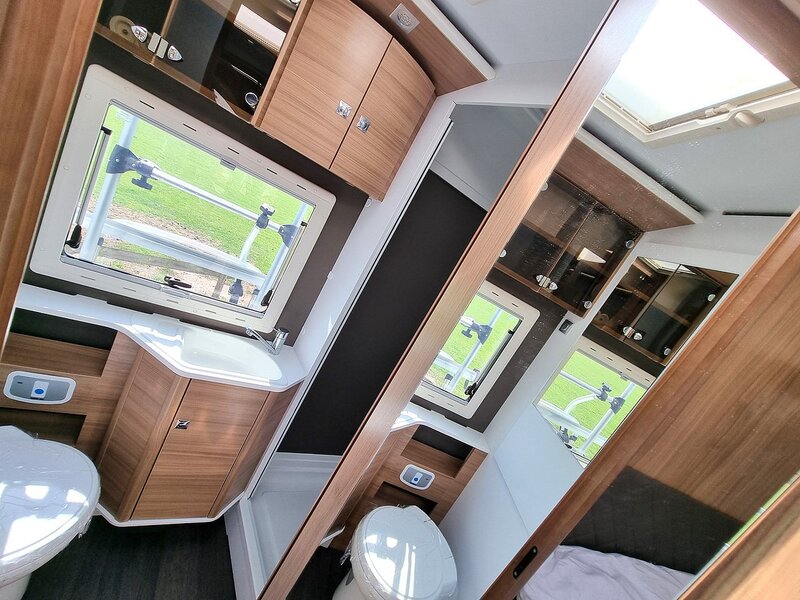 Adria Matrix Supreme 670 SLT - U493