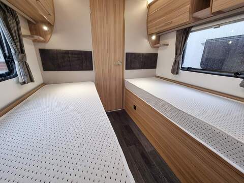 Bailey Phoenix GT75 642  - U527