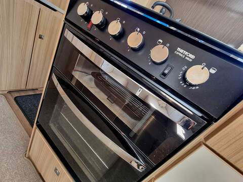 Coachman Pastiche 520/4  - U539