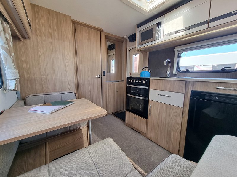 Coachman Pastiche 520/4  - U539