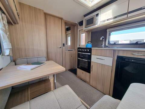 Coachman Pastiche 520/4  - U539