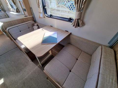 Coachman Pastiche 520/4  - U539