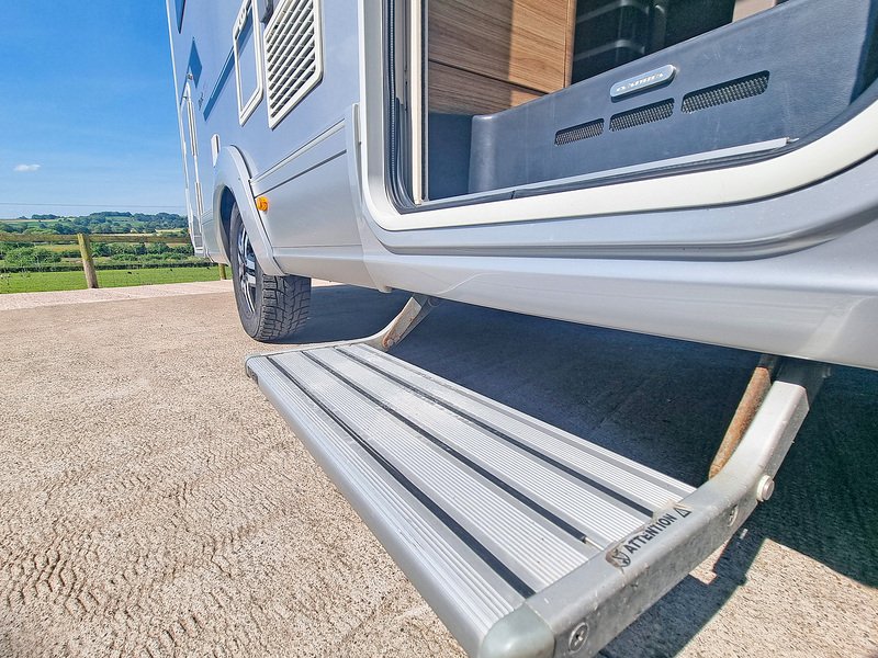 Adria Sonic Supreme 710 SC - U550