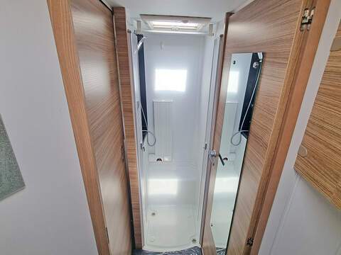 Adria Sonic Supreme 710 SC - U550
