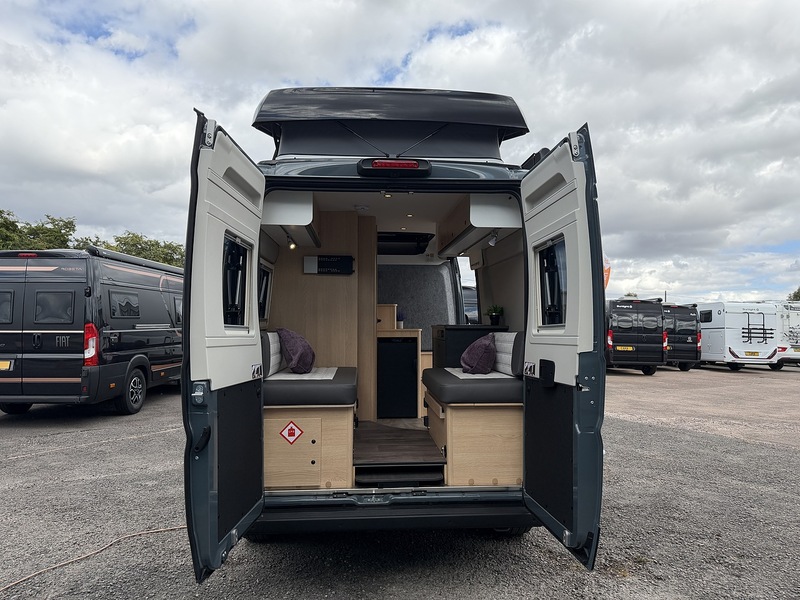 Sunlight Cliff Vanlife  - U554