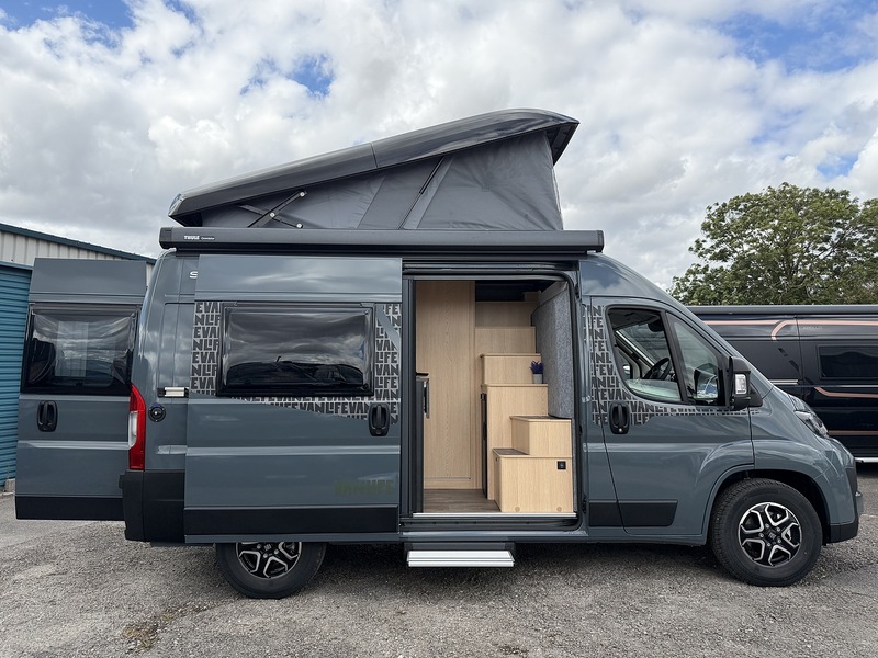 Sunlight Cliff Vanlife  - U554
