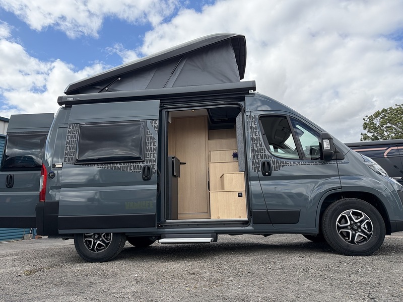 Sunlight Cliff Vanlife  - U554