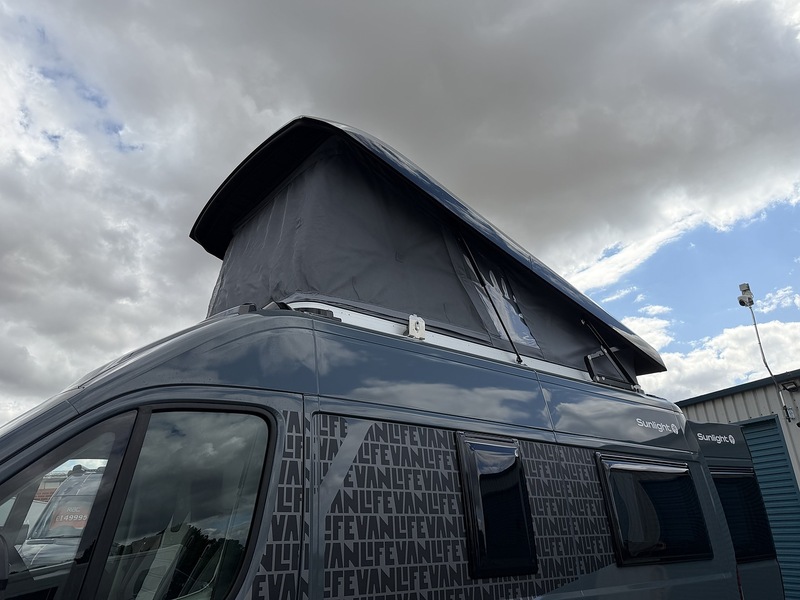 Sunlight Cliff Vanlife  - U554