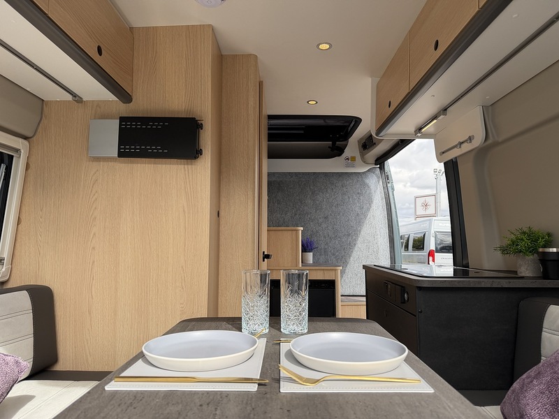 Sunlight Cliff Vanlife  - U554