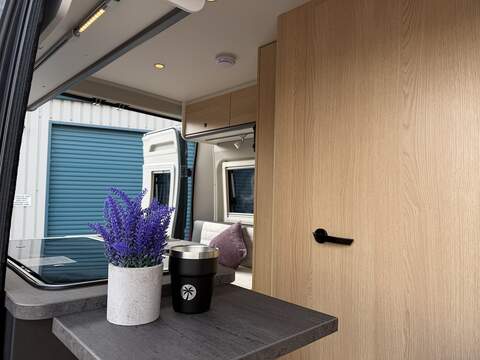 Sunlight Cliff Vanlife  - U554