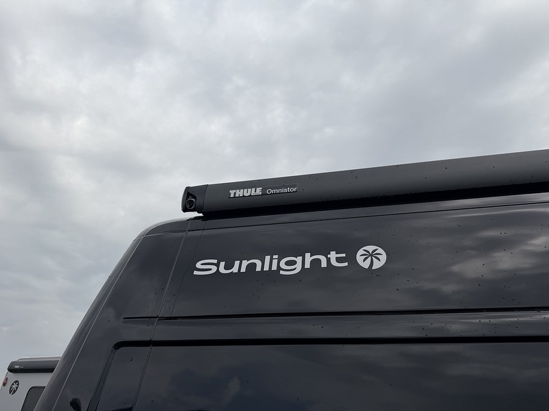Sunlight Cliff 640 X  - U556
