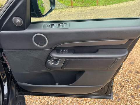 Land Rover Discovery 3.0 SD V6 HSE Luxury SUV 5dr Diesel Auto 4WD Euro 6 (s/s) (306 ps) - U10000830