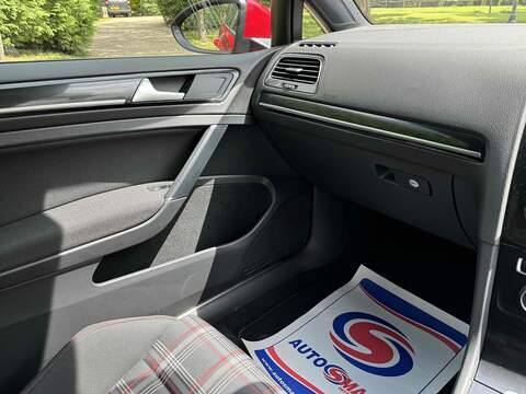 Volkswagen Golf Golf 2.0 TSI BlueMotion Tech GTI DSG Euro 6 (s/s) 3dr - U10001058