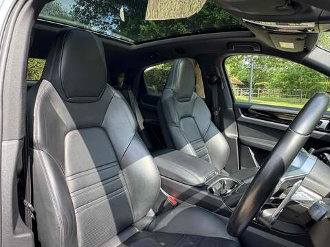 Porsche Cayenne Cayenne 3.0T V6 TiptronicS 4WD Euro 6 (s/s) 5dr - U10001575