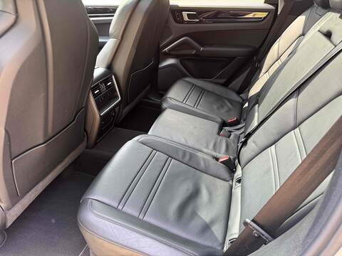 Porsche Cayenne Cayenne 3.0T V6 TiptronicS 4WD Euro 6 (s/s) 5dr - U10001575