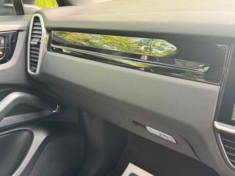 Porsche Cayenne Cayenne 3.0T V6 TiptronicS 4WD Euro 6 (s/s) 5dr - U10001575