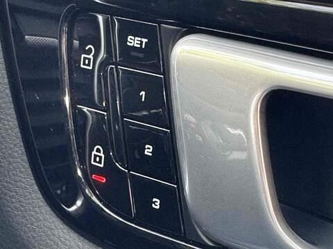 Porsche Cayenne Cayenne 3.0T V6 TiptronicS 4WD Euro 6 (s/s) 5dr - U10001575