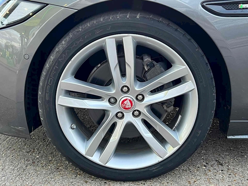 Jaguar XE GTDi R-Sport - U10001628