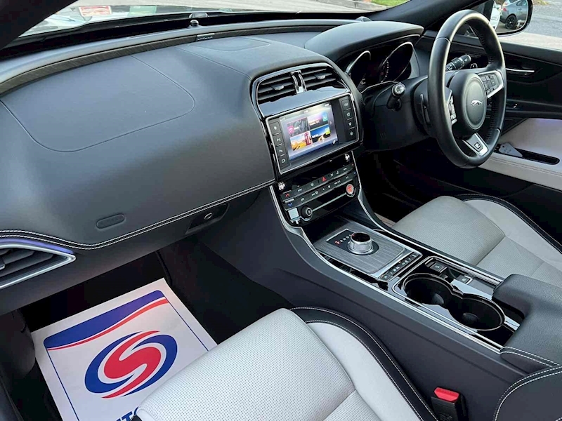 Jaguar XE GTDi R-Sport - U10001628