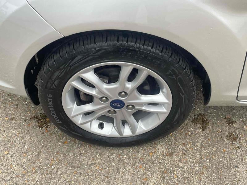 Ford Fiesta Zetec - U10001698