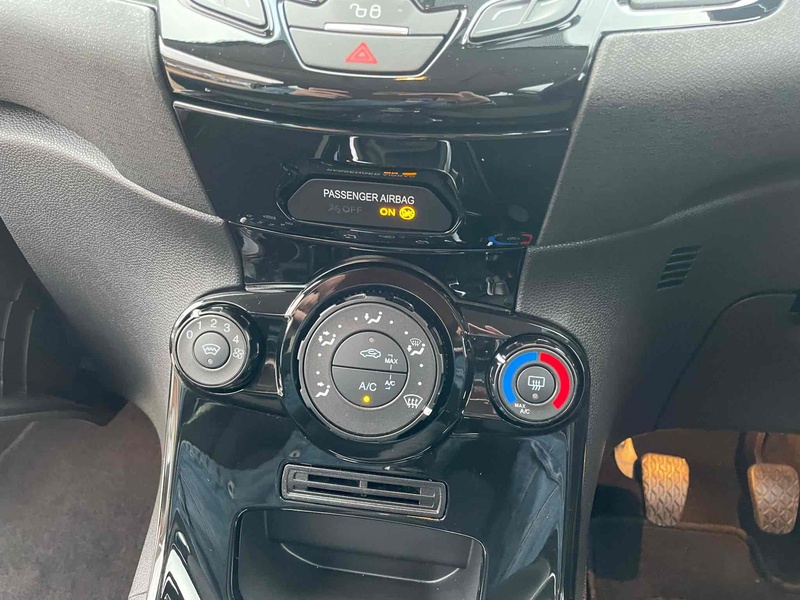 Ford Fiesta Zetec - U10001698