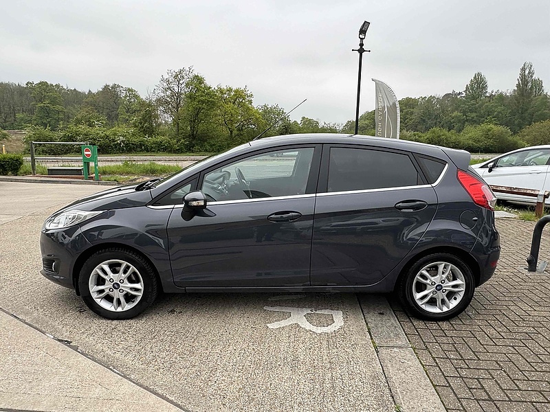 Ford Fiesta Zetec - U10001848