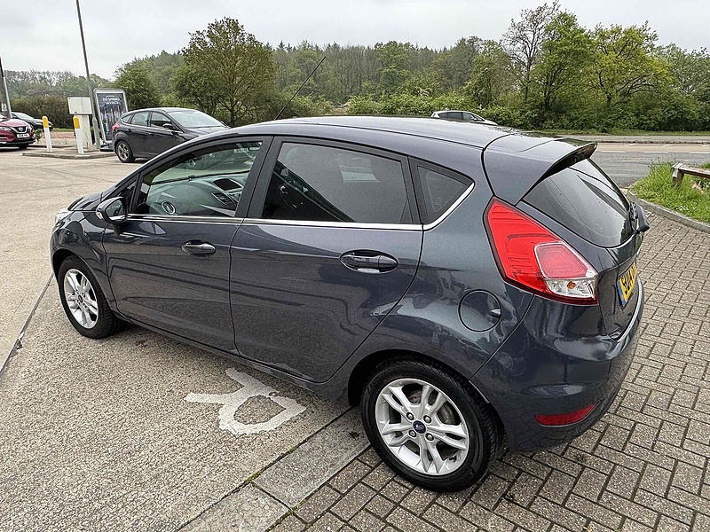 Ford Fiesta Zetec - U10001848