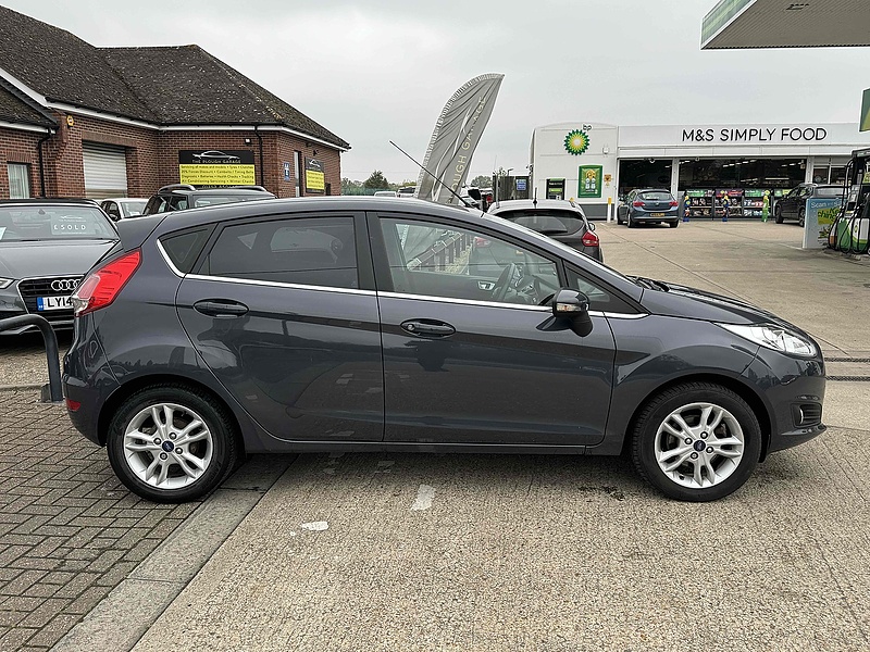 Ford Fiesta Zetec - U10001848
