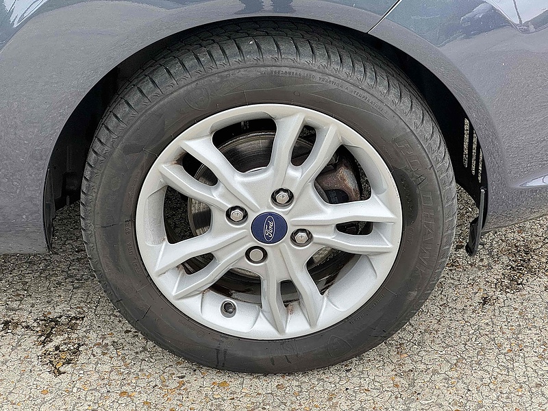 Ford Fiesta Zetec - U10001848