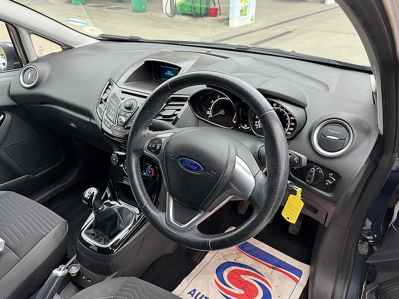 Ford Fiesta Zetec - U10001848