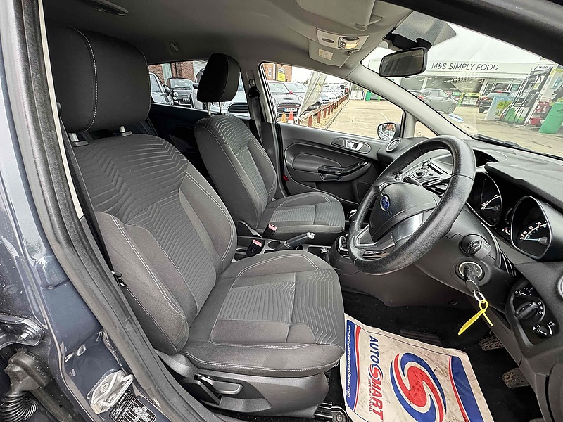 Ford Fiesta Zetec - U10001848