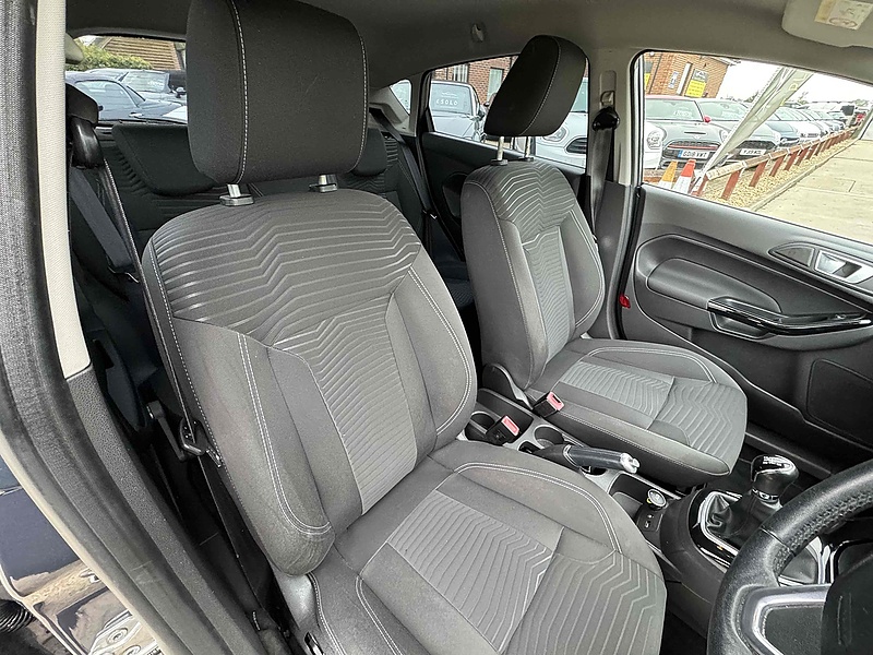 Ford Fiesta Zetec - U10001848