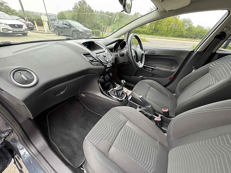 Ford Fiesta Zetec - U10001848