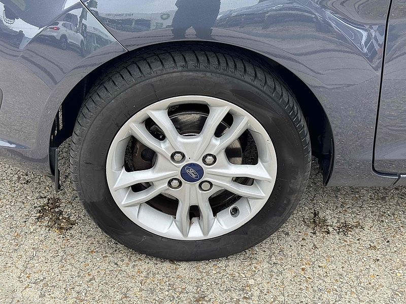 Ford Fiesta Zetec - U10001848