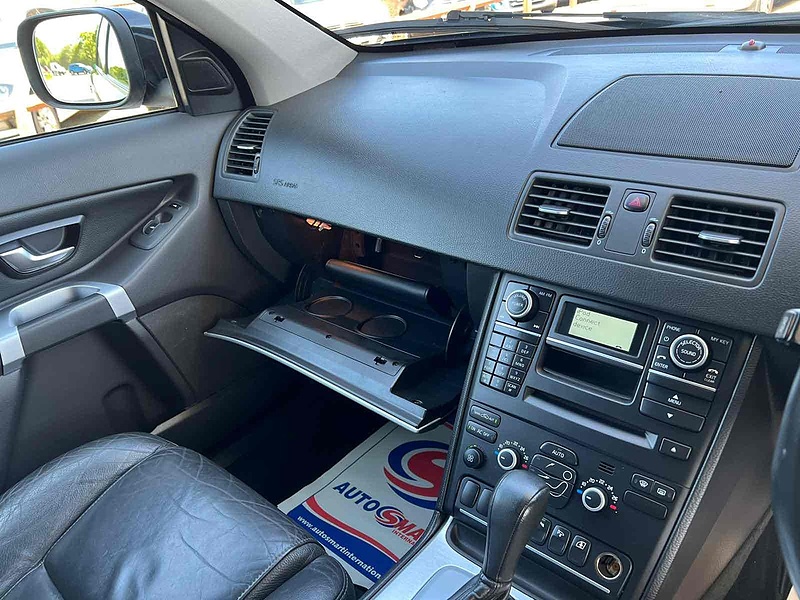 Volvo XC90 D5 SE - U10001850