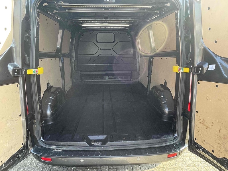 Ford Transit Custom Transit Custom 2.0 340 EcoBlue Limited Auto L2 H1 Euro 6 5dr - U10001852