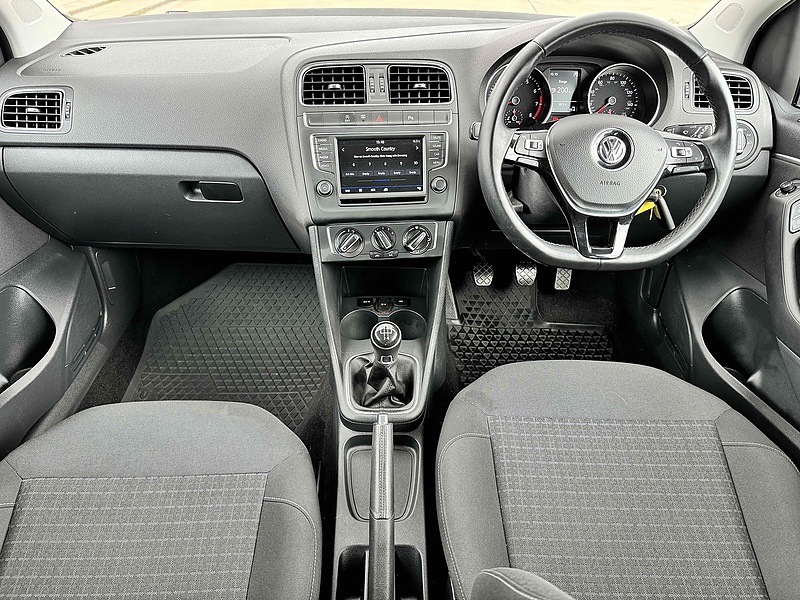 Volkswagen Polo TSI Match Edition - U10001883