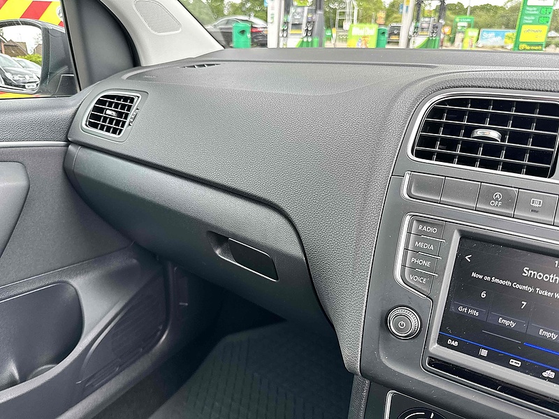 Volkswagen Polo TSI Match Edition - U10001883