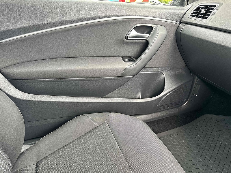 Volkswagen Polo TSI Match Edition - U10001883