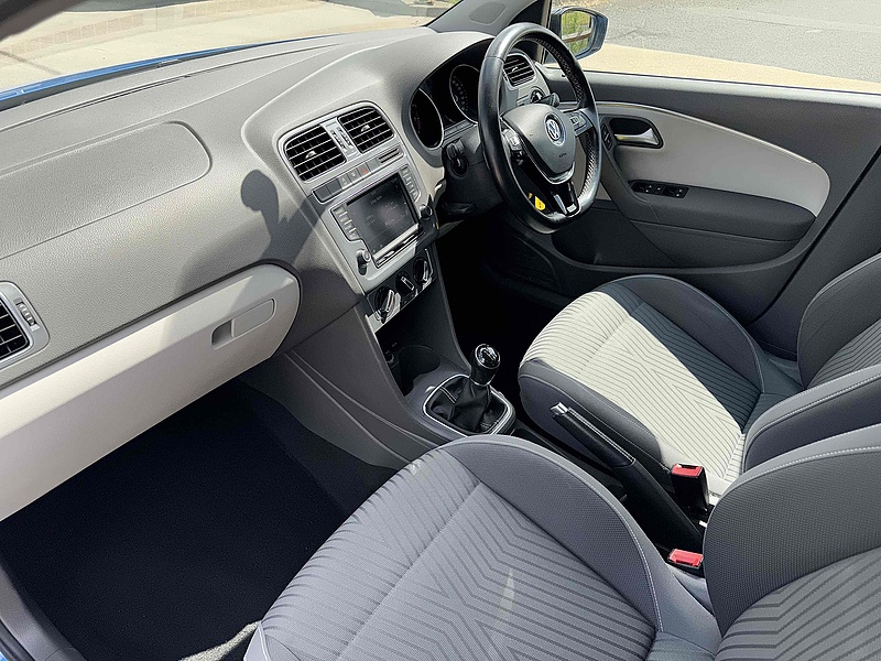 Volkswagen Polo BlueMotion Tech SE Design - U10001893