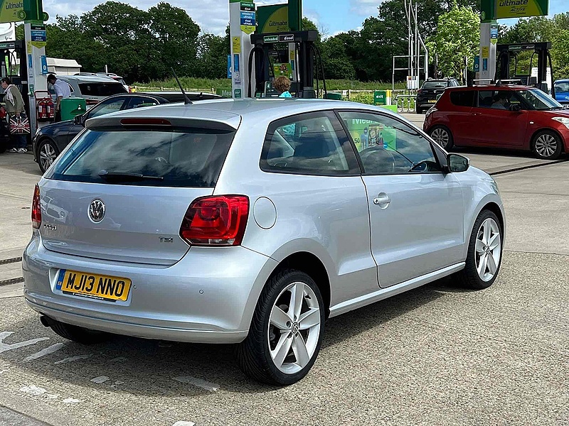 Volkswagen Polo TSI SEL - U10001904